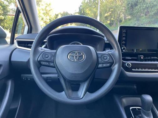 White 2020 Toyota Corolla LE