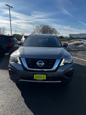 2018 Nissan Pathfinder S