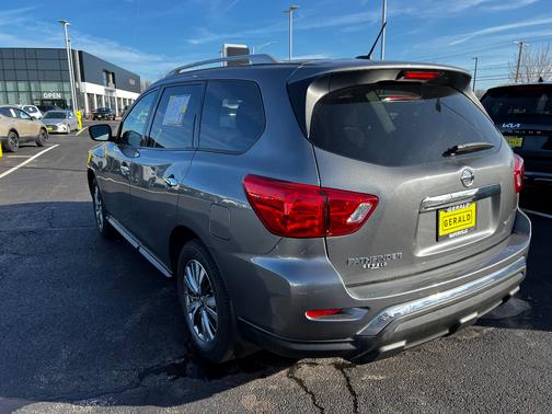 2018 Nissan Pathfinder S