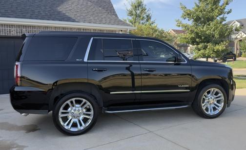 Black 2017 GMC Yukon SLT