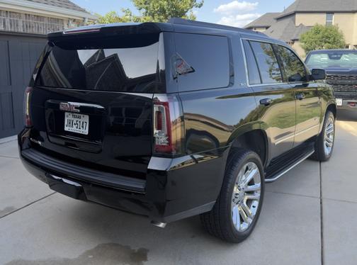 Black 2017 GMC Yukon SLT