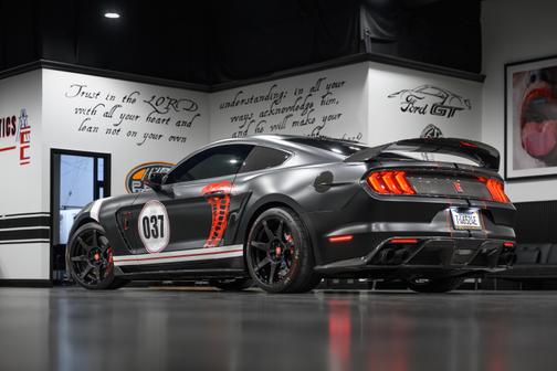 2018 Ford Shelby GT350R Base