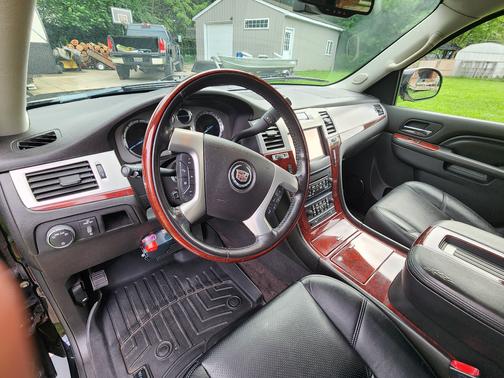 Black 2014 Cadillac Escalade ESV Premium