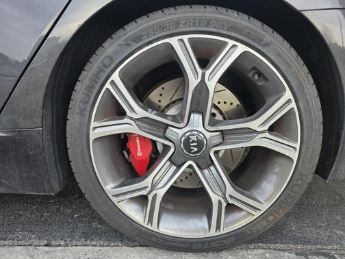 2019 Kia Stinger GT2