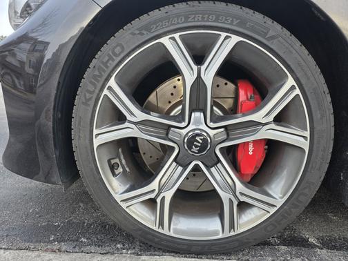 2019 Kia Stinger GT2