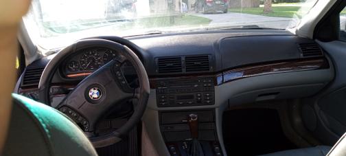 2004 BMW 325 i
