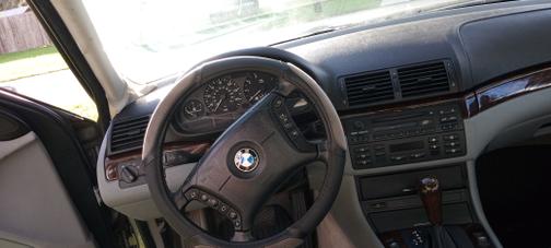 2004 BMW 325 i