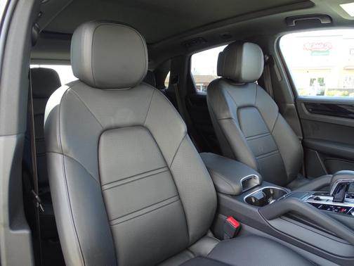 Gray 2019 Porsche Cayenne Cayenne