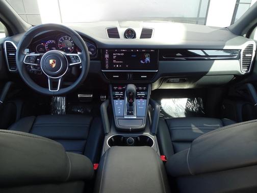 Gray 2019 Porsche Cayenne Cayenne