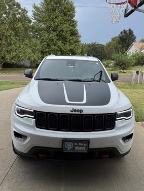 White 2019 Jeep Grand Cherokee Trailhawk