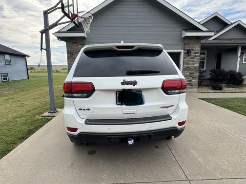 White 2019 Jeep Grand Cherokee Trailhawk