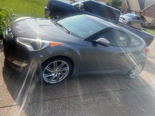 2013 Hyundai Veloster Base