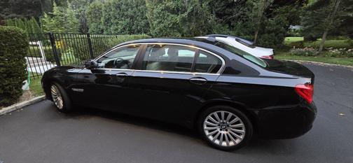 2010 BMW 750 Li xDrive