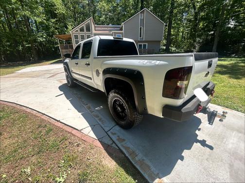 White 2014 Chevrolet Silverado 2500 LT