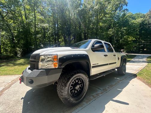 White 2014 Chevrolet Silverado 2500 LT