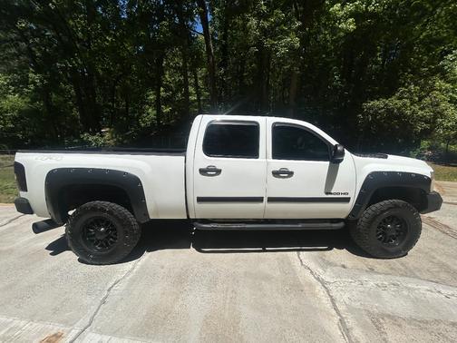White 2014 Chevrolet Silverado 2500 LT