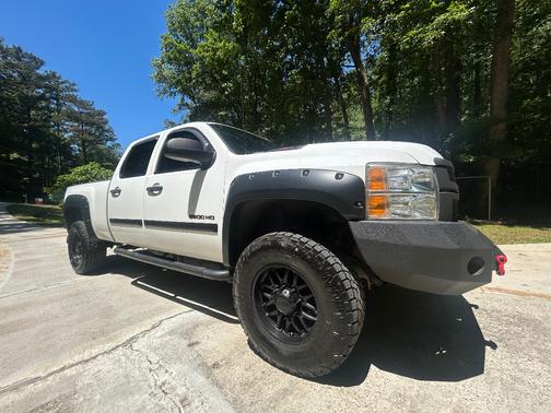White 2014 Chevrolet Silverado 2500 LT