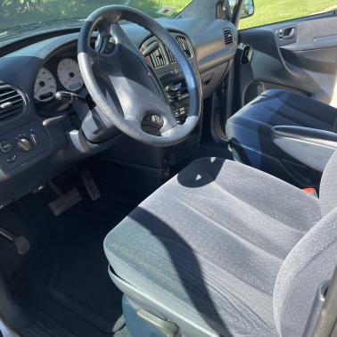 2001 Chrysler Town & Country LX