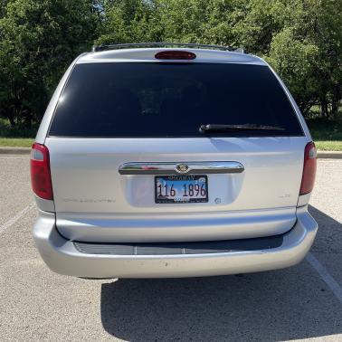 2001 Chrysler Town & Country LX