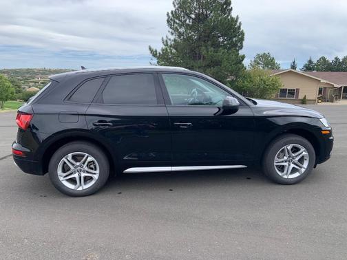 Black 2018 Audi Q5 2.0T Premium