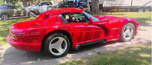 Red 1994 Dodge Viper RT-10