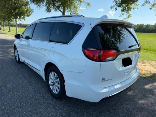 2018 Chrysler Pacifica Touring-L