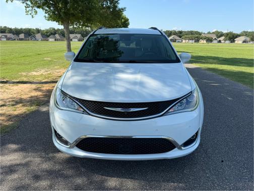 2018 Chrysler Pacifica Touring-L