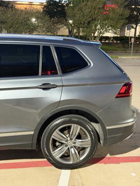 Gray 2018 Volkswagen Tiguan 2.0T SEL Premium
