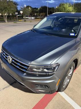 Gray 2018 Volkswagen Tiguan 2.0T SEL Premium