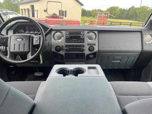 Black 2016 Ford F-350 XLT