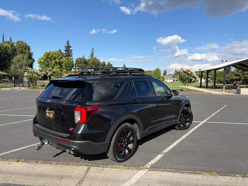 Black 2020 Ford Explorer ST