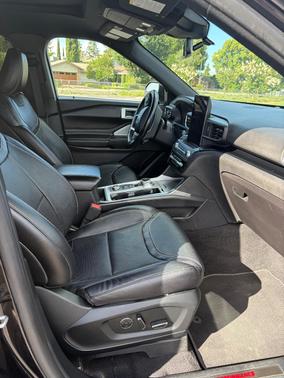 Black 2020 Ford Explorer ST