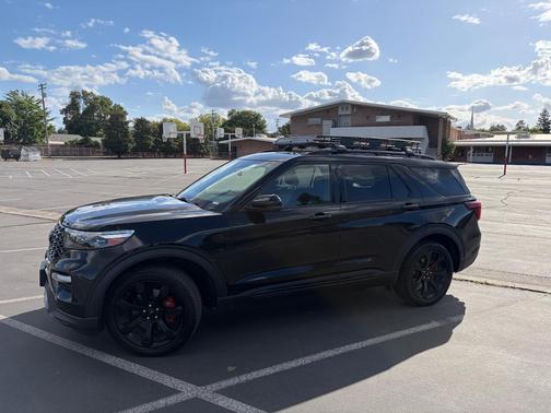 Black 2020 Ford Explorer ST