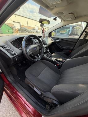 Red 2015 Ford Focus SE