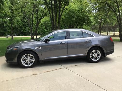 2014 Ford Taurus SEL