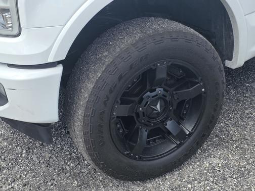 White 2017 Ford F-150 Lariat