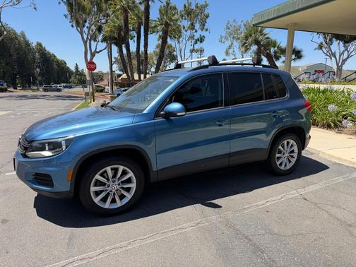 Blue 2017 Volkswagen Tiguan Limited 2.0T