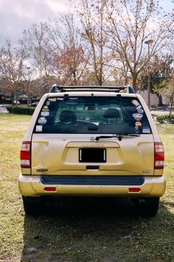 2004 Nissan Pathfinder SE