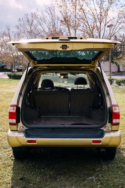 2004 Nissan Pathfinder SE