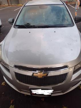 Silver 2013 Chevrolet Cruze LS