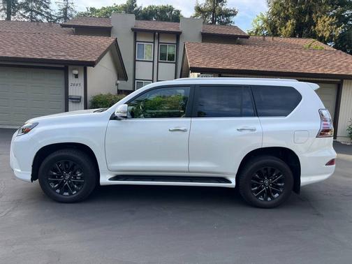 2022 Lexus GX 460 Premium