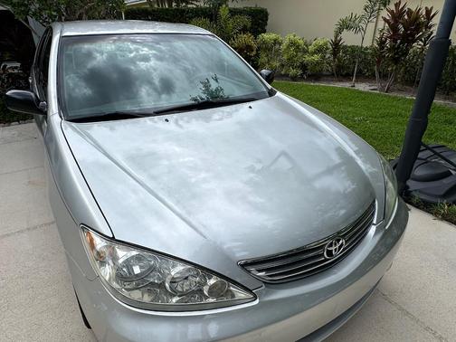 Gray 2005 Toyota Camry LE