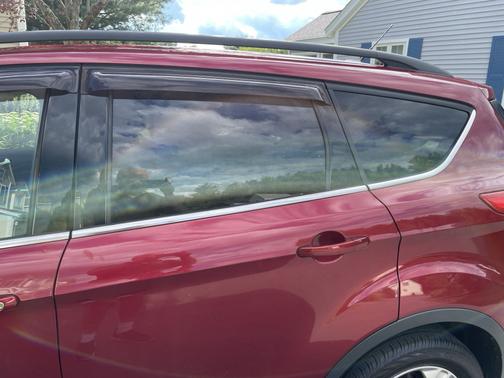 Red 2014 Ford Escape SE