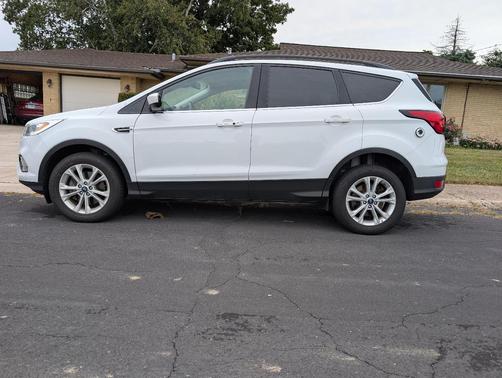 White 2019 Ford Escape SEL