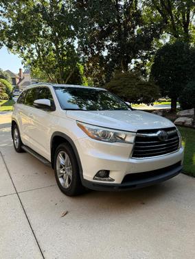 White 2014 Toyota Highlander Limited