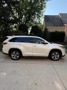 White 2014 Toyota Highlander Limited