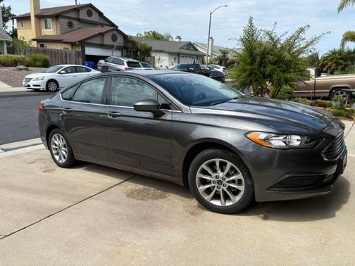 Gray 2017 Ford Fusion SE