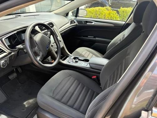 Gray 2017 Ford Fusion SE