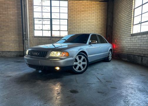 2001 Audi S8 4.2 quattro