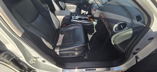 Silver 2017 INFINITI QX60 Base